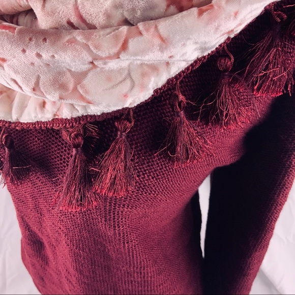 Pullover Sweater and Velvet Scarf with Tassels - Picture 5 of 7